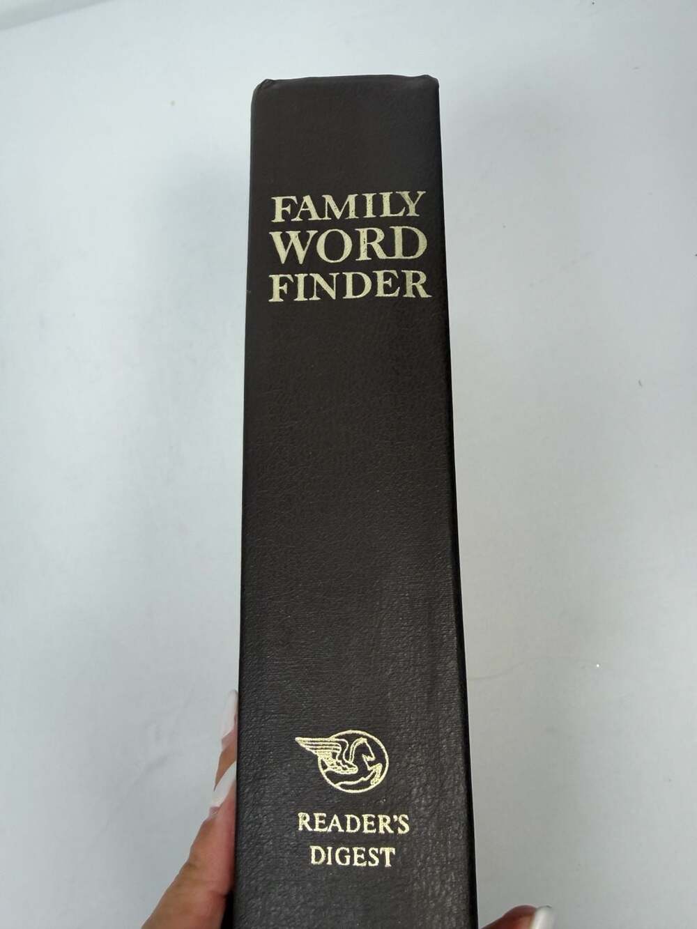Reader's Digest Family Word Finder: A New Thesaurus in Dictionary Form - Picture 2 of 8